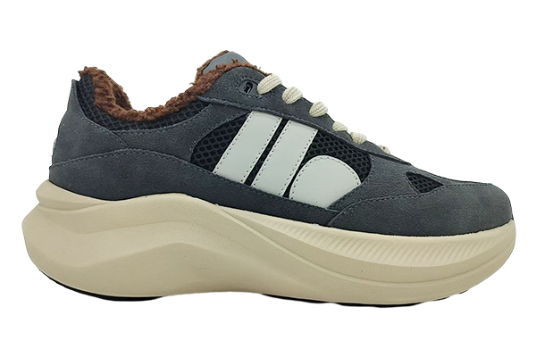 How is the thermal insulation performance of the new autumn and winter jogging warm furry shoes for casual shoes?